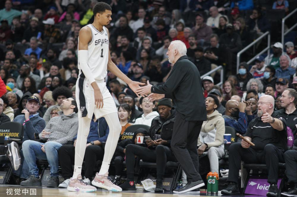 在曼联受伤 在曼联受伤