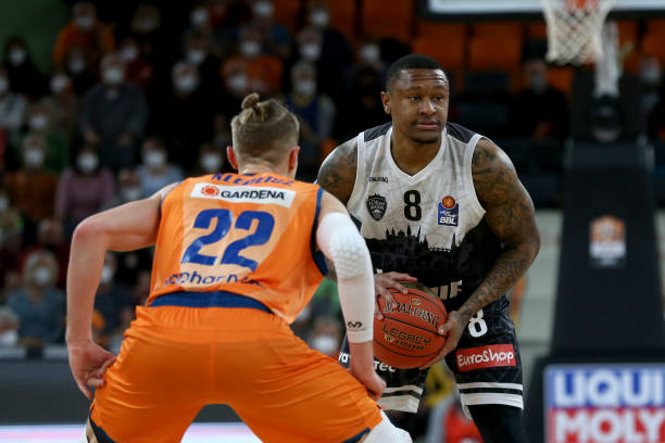 精准的发球 精准的发球